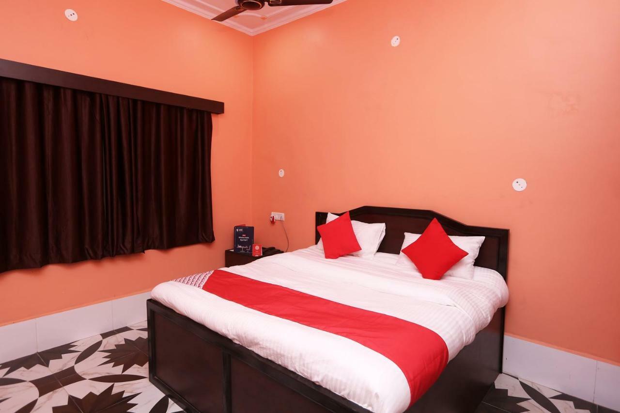 Oyo 22221 Yadav Hotel Bhiwadi Екстер'єр фото
